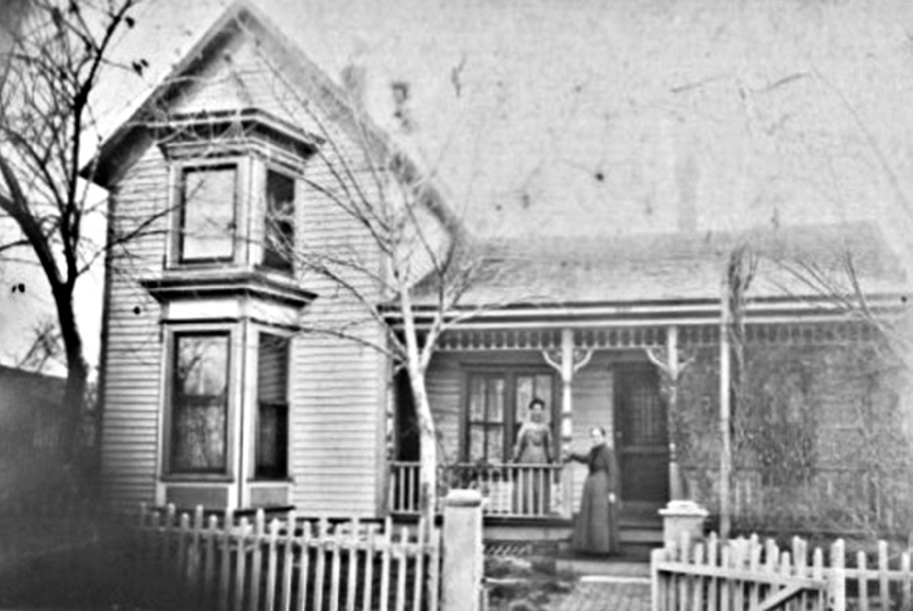 Black-and-white photograph of house