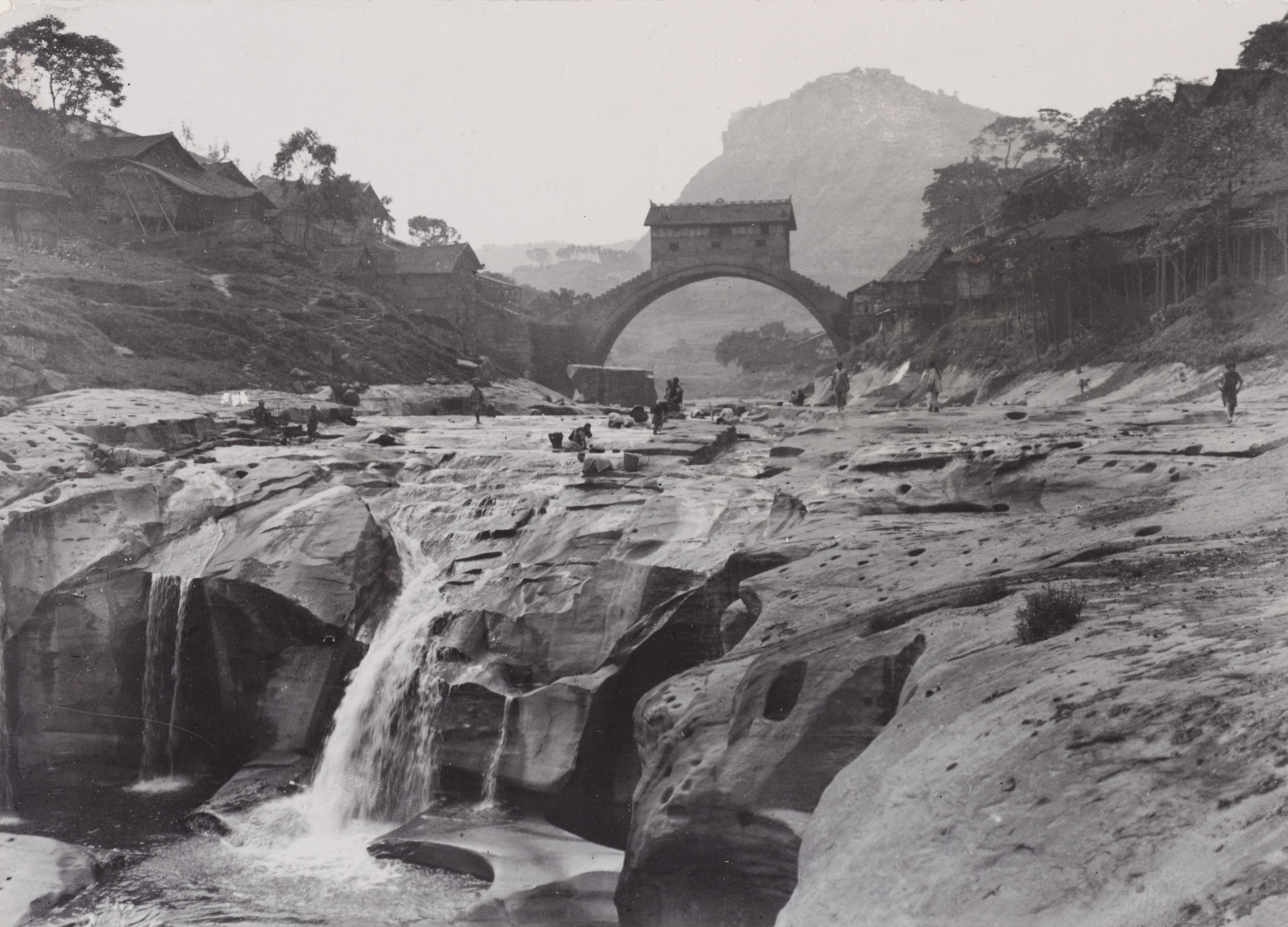 The upper (western) part of Wanzhou (Wan-Hsien) on the Yangtsze River. This area is now submerged by the Three Gorges Dam project. Photograph by Ernest Wilson, April 1908.