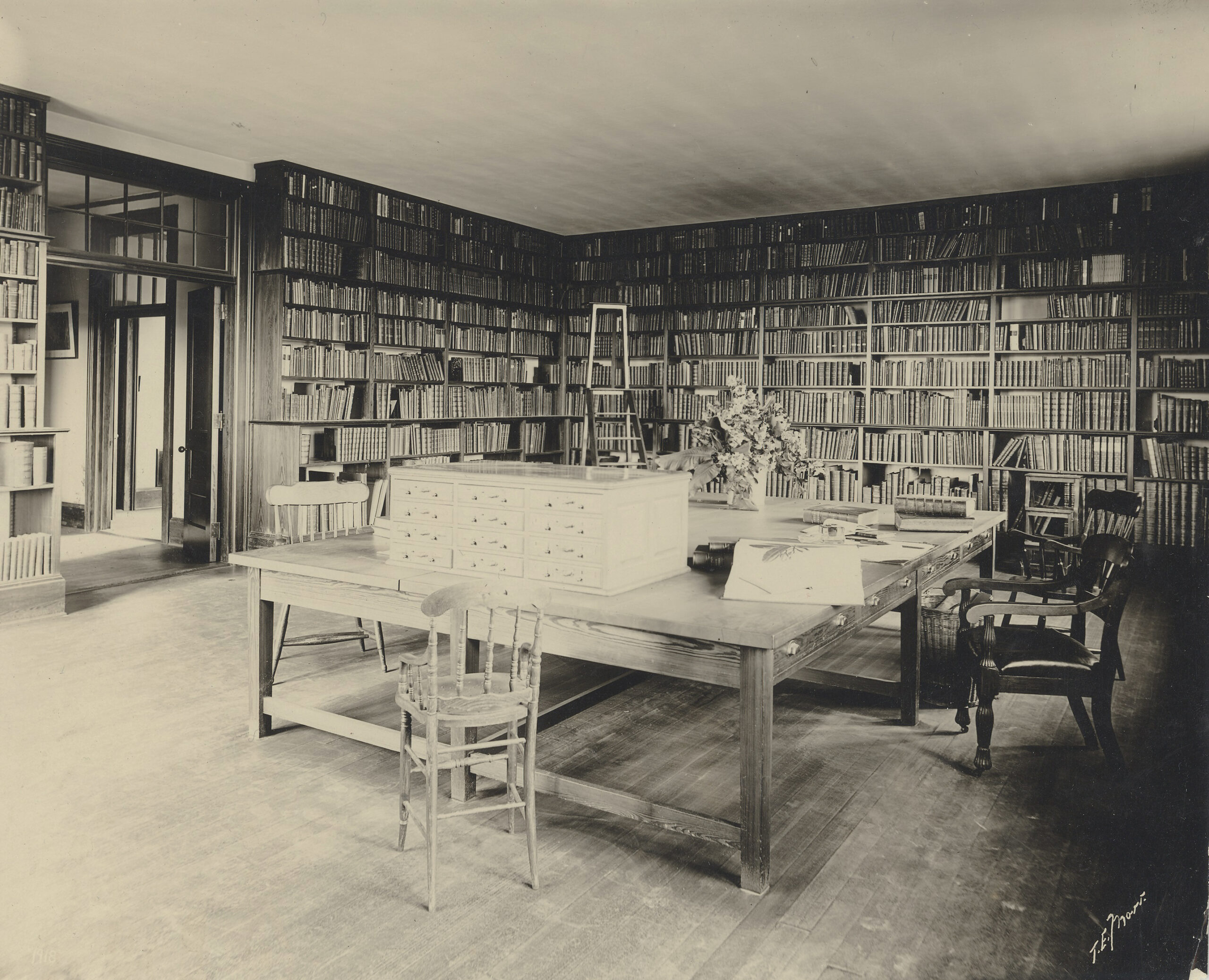 A corner of the library in a 1903 photograph by Thomas Marr.